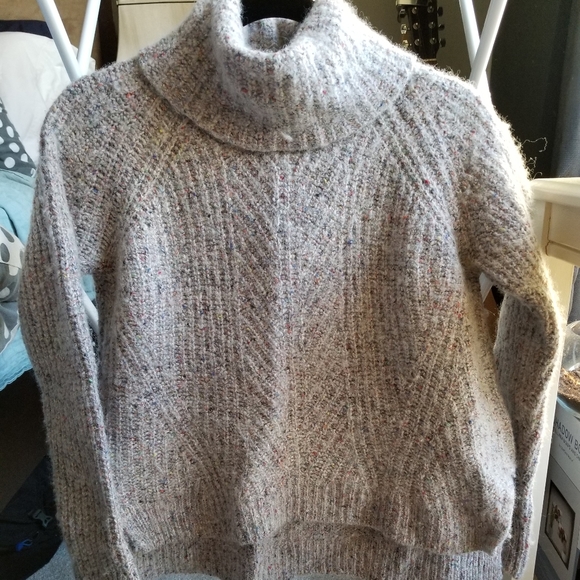 Wool turtleneck - Picture 1 of 4